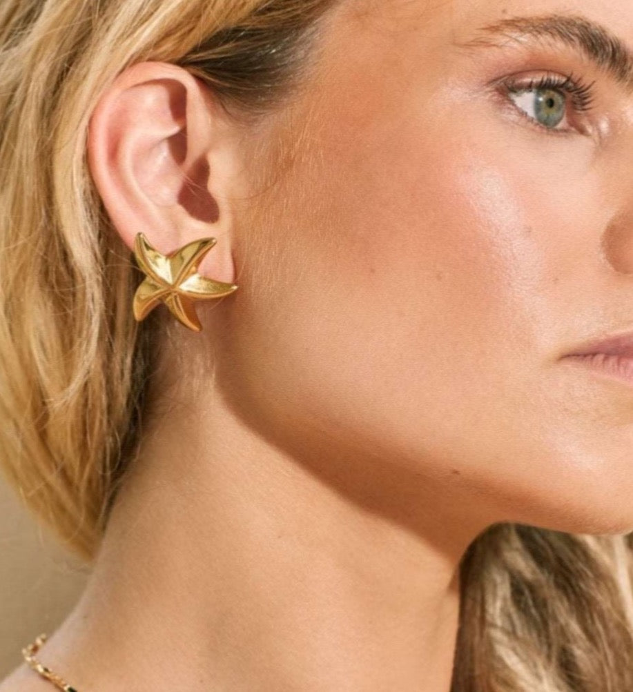 Starfish shaped gold earrings 